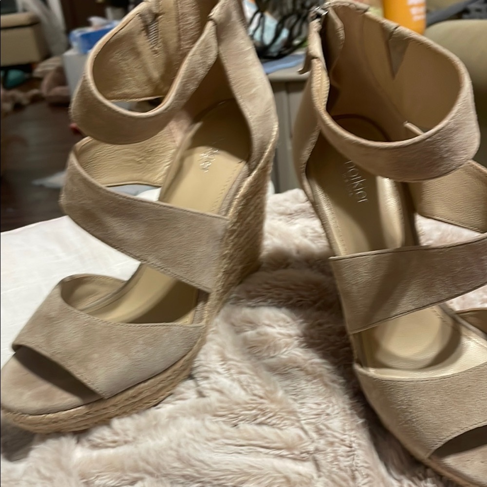 Botkier size 8.5 Julian style wedge